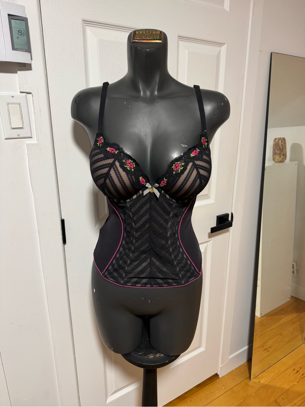 bustier top